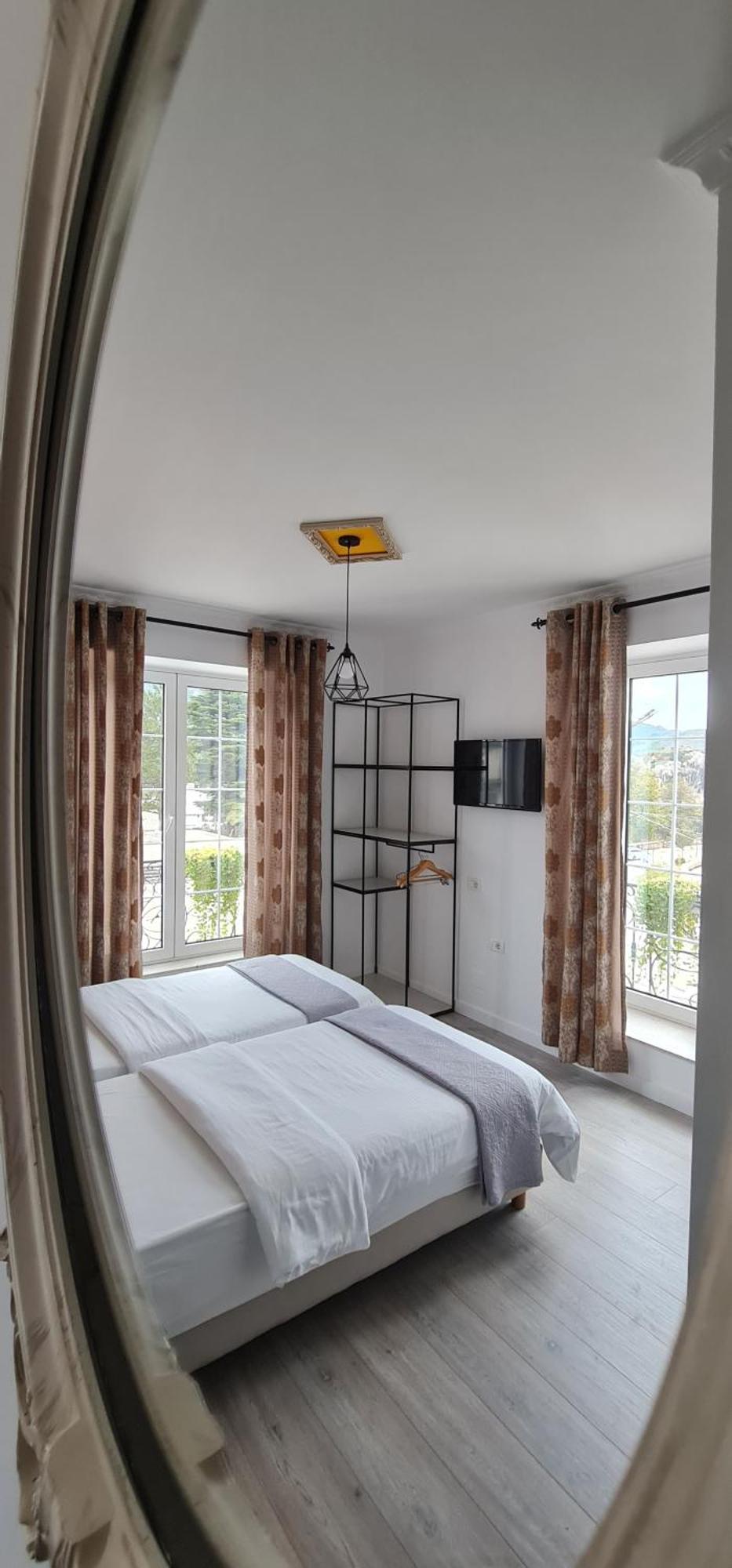 Funky Guest House & Adventures Permet Ngoại thất bức ảnh