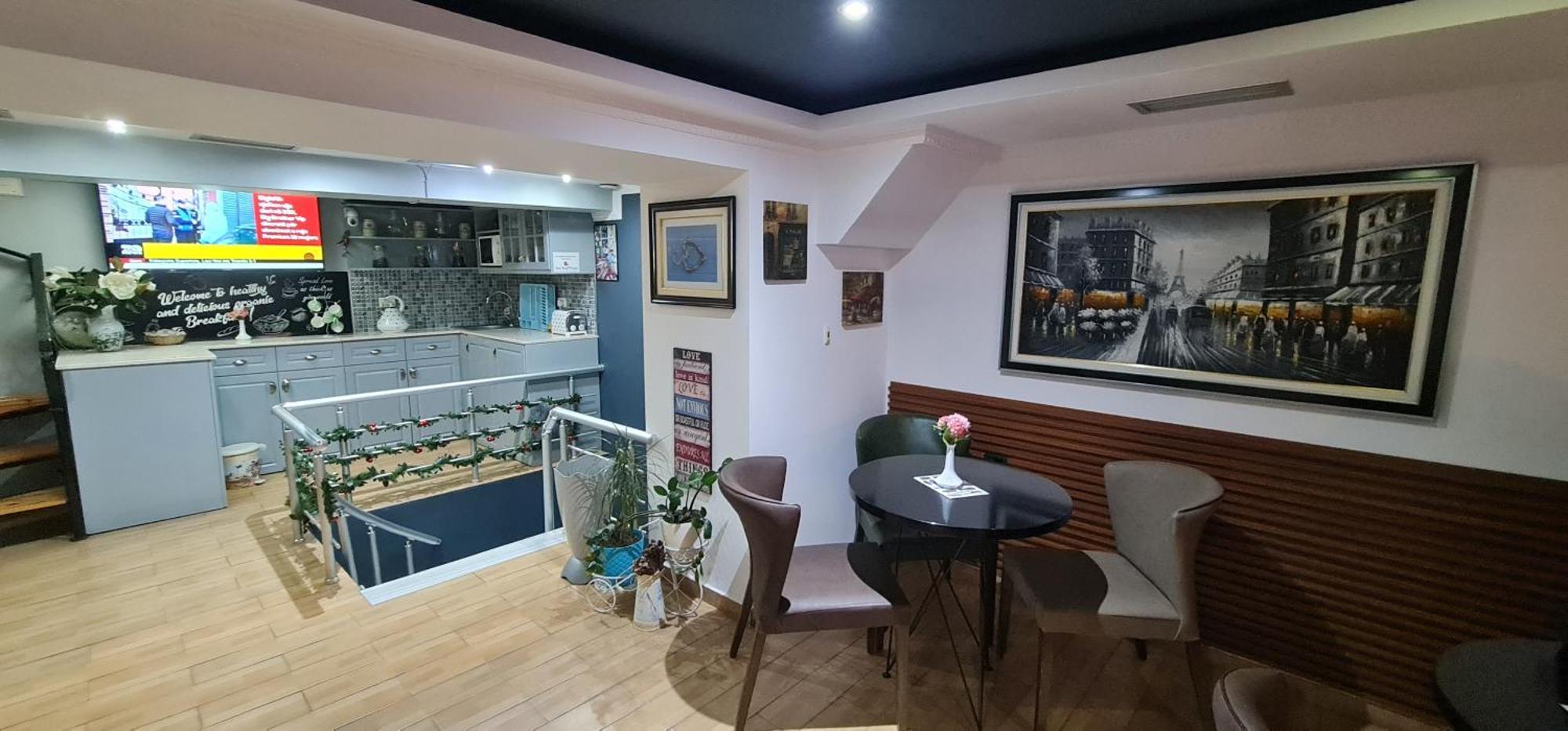 Funky Guest House & Adventures Permet Ngoại thất bức ảnh