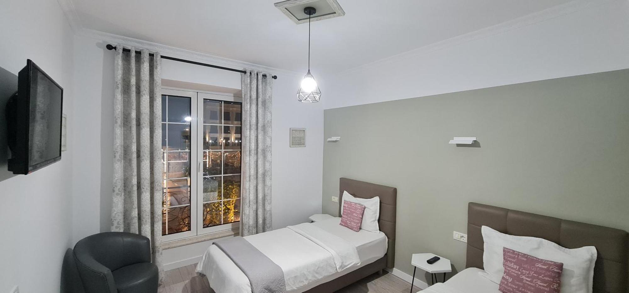 Funky Guest House & Adventures Permet Ngoại thất bức ảnh