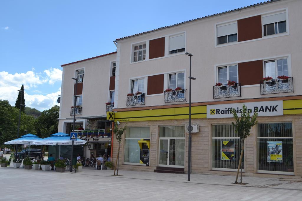Funky Guest House & Adventures Permet Ngoại thất bức ảnh