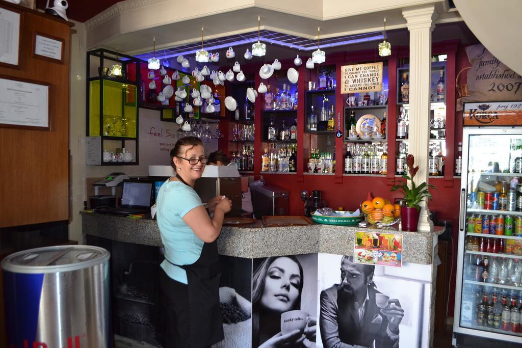 Funky Guest House & Adventures Permet Ngoại thất bức ảnh
