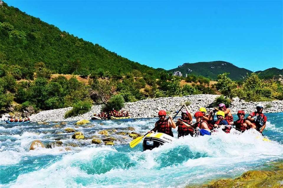 Funky Guest House & Adventures Permet Ngoại thất bức ảnh